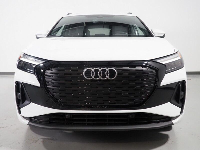 2024 Audi Q4 e-tron Premium Plus 55 Quattro *BLACK OPTIC PKG, NAVIGATION, VIRTUAL COCKPIT, ADAPTIVE CRUISE, SAFETY ALERTS, PANORAMA MOONROOF, LEATHER, HEATED SEATS/STEERING, WIRELESS CHARGING, ANDROID & APPLE Round Rock TX