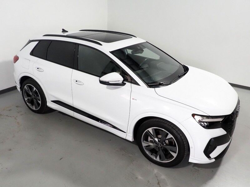2024 Audi Q4 e-tron Premium Plus 55 Quattro *BLACK OPTIC PKG, NAVIGATION, VIRTUAL COCKPIT, ADAPTIVE CRUISE, SAFETY ALERTS, PANORAMA MOONROOF, LEATHER, HEATED SEATS/STEERING, WIRELESS CHARGING, ANDROID & APPLE Round Rock TX