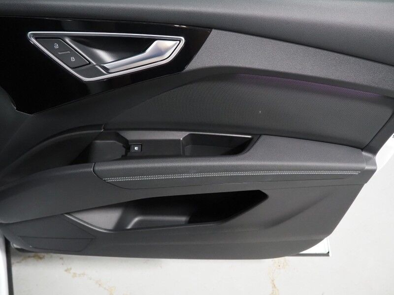 2024 Audi Q4 e-tron Premium Plus 55 Quattro *BLACK OPTIC PKG, NAVIGATION, VIRTUAL COCKPIT, ADAPTIVE CRUISE, SAFETY ALERTS, PANORAMA MOONROOF, LEATHER, HEATED SEATS/STEERING, WIRELESS CHARGING, ANDROID & APPLE Round Rock TX