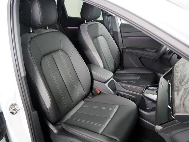 2024 Audi Q4 e-tron Premium Plus 55 Quattro *BLACK OPTIC PKG, NAVIGATION, VIRTUAL COCKPIT, ADAPTIVE CRUISE, SAFETY ALERTS, PANORAMA MOONROOF, LEATHER, HEATED SEATS/STEERING, WIRELESS CHARGING, ANDROID & APPLE