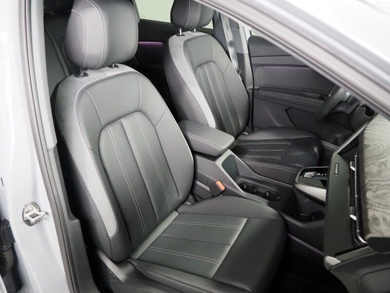 2024 Audi Q4 e-tron Premium Plus 55 Quattro *BLACK OPTIC PKG, NAVIGATION, VIRTUAL COCKPIT, ADAPTIVE CRUISE, SAFETY ALERTS, PANORAMA MOONROOF, LEATHER, HEATED SEATS/STEERING, WIRELESS CHARGING, ANDROID & APPLE