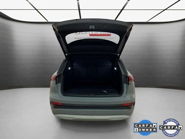 2024 Audi Q4 40 E-tron Premium Plus photo 4