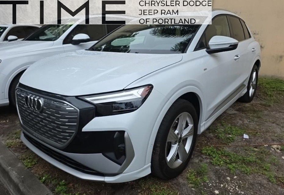 2024 Audi Q4 e-tron Premium Plus