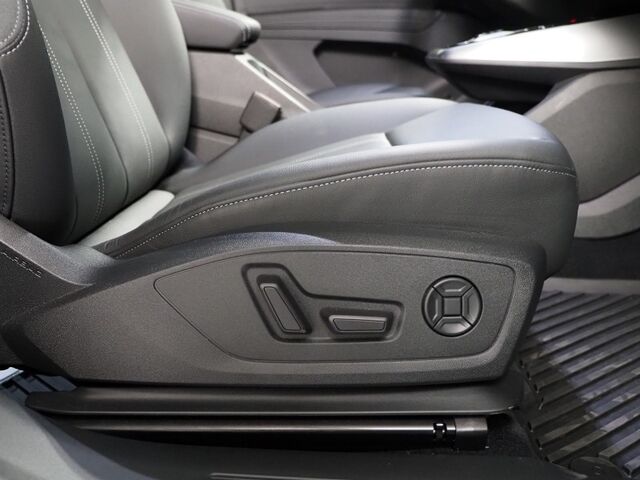2024 Audi Q4 e-tron Prestige 50 Quattro *BLACK OPTIC PKG, HEADS-UP DISPLAY, NAVIGATION, ADAPTIVE CRUISE, SAFETY ALERTS, AUTO PARKING, REAR-CAMERA, PANO MOONROOF, LEATHER, HEATED SEATS/STEERING, SONOS AUDIO, WIRELESS CHARGING Round Rock TX