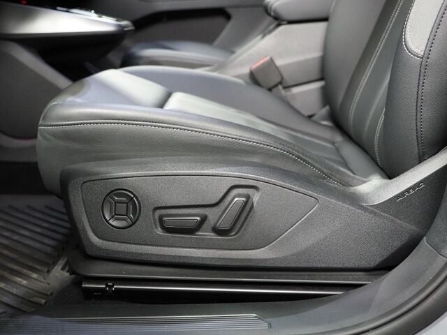 2024 Audi Q4 e-tron Prestige 50 Quattro *BLACK OPTIC PKG, HEADS-UP DISPLAY, NAVIGATION, ADAPTIVE CRUISE, SAFETY ALERTS, AUTO PARKING, REAR-CAMERA, PANO MOONROOF, LEATHER, HEATED SEATS/STEERING, SONOS AUDIO, WIRELESS CHARGING Round Rock TX
