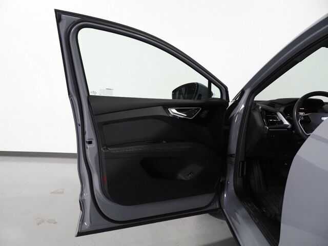 2024 Audi Q4 e-tron Prestige 50 Quattro *BLACK OPTIC PKG, HEADS-UP DISPLAY, NAVIGATION, ADAPTIVE CRUISE, SAFETY ALERTS, AUTO PARKING, REAR-CAMERA, PANO MOONROOF, LEATHER, HEATED SEATS/STEERING, SONOS AUDIO, WIRELESS CHARGING Round Rock TX