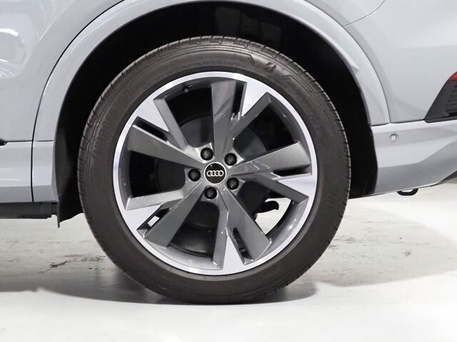 2024 Audi Q4 e-tron Prestige 50 Quattro *BLACK OPTIC PKG, HEADS-UP DISPLAY, NAVIGATION, ADAPTIVE CRUISE, SAFETY ALERTS, AUTO PARKING, REAR-CAMERA, PANO MOONROOF, LEATHER, HEATED SEATS/STEERING, SONOS AUDIO, WIRELESS CHARGING Round Rock TX