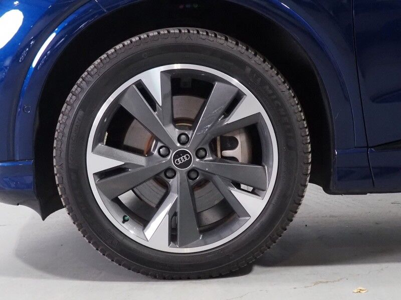 2024 Audi Q4 e-tron Prestige 50 Quattro *BLACK OPTIC PKG, HEADS-UP DISPLAY, NAVIGATION, ADAPTIVE CRUISE, SAFETY ALERTS, AUTO PARKING, REAR-CAMERA, PANO MOONROOF, LEATHER, HEATED SEATS/STEERING, SONOS AUDIO, WIRELESS CHARGING Round Rock TX