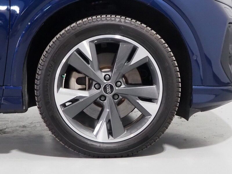 2024 Audi Q4 e-tron Prestige 50 Quattro *BLACK OPTIC PKG, HEADS-UP DISPLAY, NAVIGATION, ADAPTIVE CRUISE, SAFETY ALERTS, AUTO PARKING, REAR-CAMERA, PANO MOONROOF, LEATHER, HEATED SEATS/STEERING, SONOS AUDIO, WIRELESS CHARGING Round Rock TX