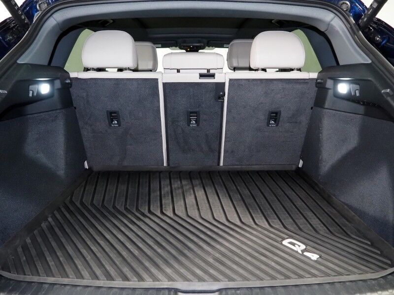 2024 Audi Q4 e-tron Prestige 50 Quattro *BLACK OPTIC PKG, HEADS-UP DISPLAY, NAVIGATION, ADAPTIVE CRUISE, SAFETY ALERTS, AUTO PARKING, REAR-CAMERA, PANO MOONROOF, LEATHER, HEATED SEATS/STEERING, SONOS AUDIO, WIRELESS CHARGING Round Rock TX