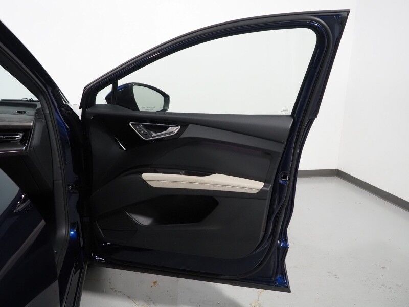 2024 Audi Q4 e-tron Prestige 50 Quattro *BLACK OPTIC PKG, HEADS-UP DISPLAY, NAVIGATION, ADAPTIVE CRUISE, SAFETY ALERTS, AUTO PARKING, REAR-CAMERA, PANO MOONROOF, LEATHER, HEATED SEATS/STEERING, SONOS AUDIO, WIRELESS CHARGING Round Rock TX