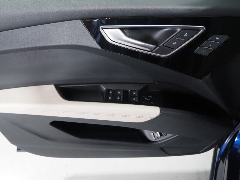 2024 Audi Q4 e-tron Prestige 50 Quattro *BLACK OPTIC PKG, HEADS-UP DISPLAY, NAVIGATION, ADAPTIVE CRUISE, SAFETY ALERTS, AUTO PARKING, REAR-CAMERA, PANO MOONROOF, LEATHER, HEATED SEATS/STEERING, SONOS AUDIO, WIRELESS CHARGING Round Rock TX