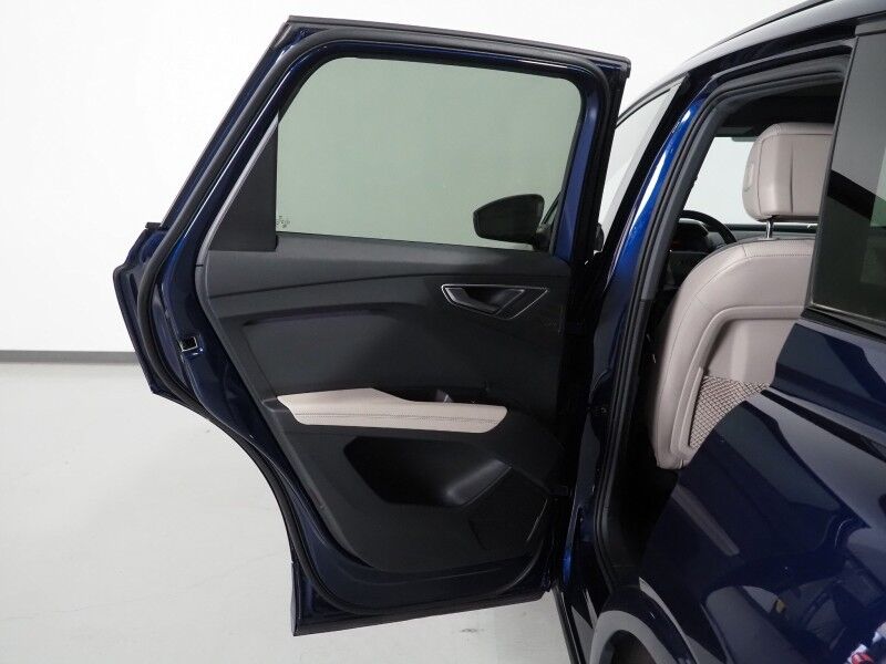 2024 Audi Q4 e-tron Prestige 50 Quattro *BLACK OPTIC PKG, HEADS-UP DISPLAY, NAVIGATION, ADAPTIVE CRUISE, SAFETY ALERTS, AUTO PARKING, REAR-CAMERA, PANO MOONROOF, LEATHER, HEATED SEATS/STEERING, SONOS AUDIO, WIRELESS CHARGING Round Rock TX