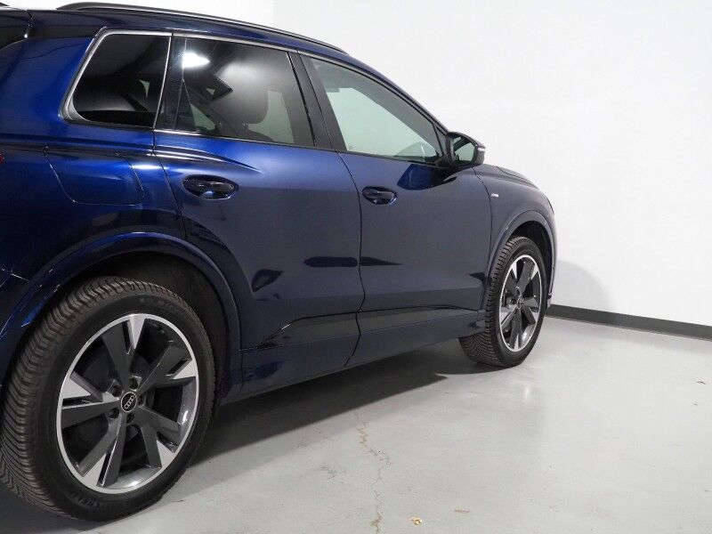 2024 Audi Q4 e-tron Prestige 50 Quattro *BLACK OPTIC PKG, HEADS-UP DISPLAY, NAVIGATION, ADAPTIVE CRUISE, SAFETY ALERTS, AUTO PARKING, REAR-CAMERA, PANO MOONROOF, LEATHER, HEATED SEATS/STEERING, SONOS AUDIO, WIRELESS CHARGING Round Rock TX