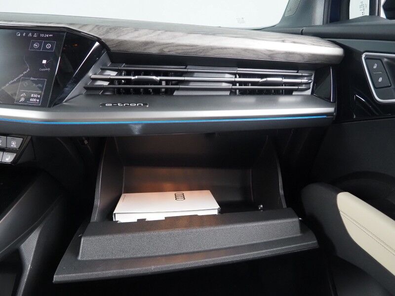 2024 Audi Q4 e-tron Prestige 50 Quattro *BLACK OPTIC PKG, HEADS-UP DISPLAY, NAVIGATION, ADAPTIVE CRUISE, SAFETY ALERTS, AUTO PARKING, REAR-CAMERA, PANO MOONROOF, LEATHER, HEATED SEATS/STEERING, SONOS AUDIO, WIRELESS CHARGING Round Rock TX