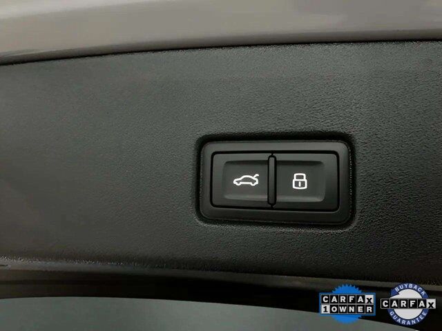 2024 Audi Q4 E-tron Prestige photo 8
