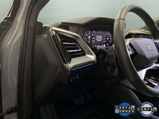 2024 Audi Q4 E-tron Prestige photo 16