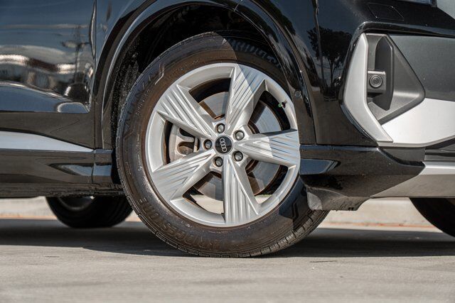 2024 Audi Q4 e-tron Prestige