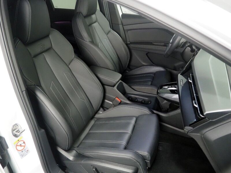 2024 Audi Q4 e-tron Sportback Prestige 55 Quattro *BLACK OPTIC PKG, HEADS-UP DISPLAY, NAVIGATION, VIRTUAL COCKPIT, ADAPTIVE CRUISE, SAFETY ALERTS, AUTO PARKING, BACKUP-CAMERA, PANO MOONROOF, LEATHER, HEATED SEATS/STEERING, SONOS AUDIO, WIRELESS CHARGING