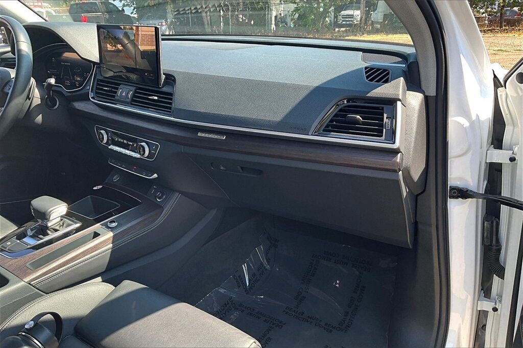 2024 Audi Q5 45 S line Premium OR