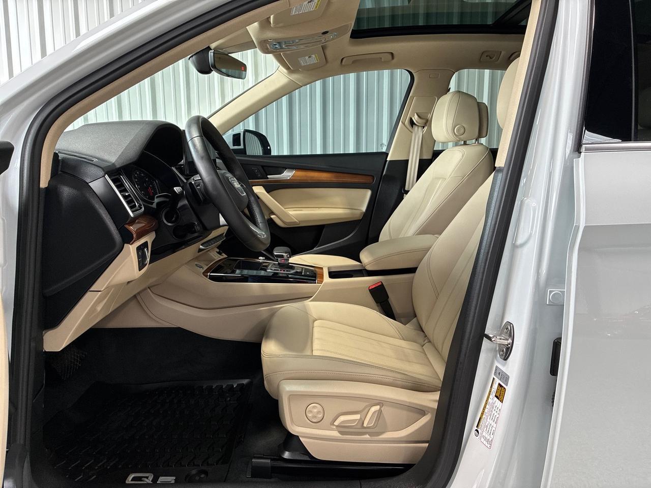 2024 Audi Q5 Premium, Convenience Pkg, Pano Roof Houston TX