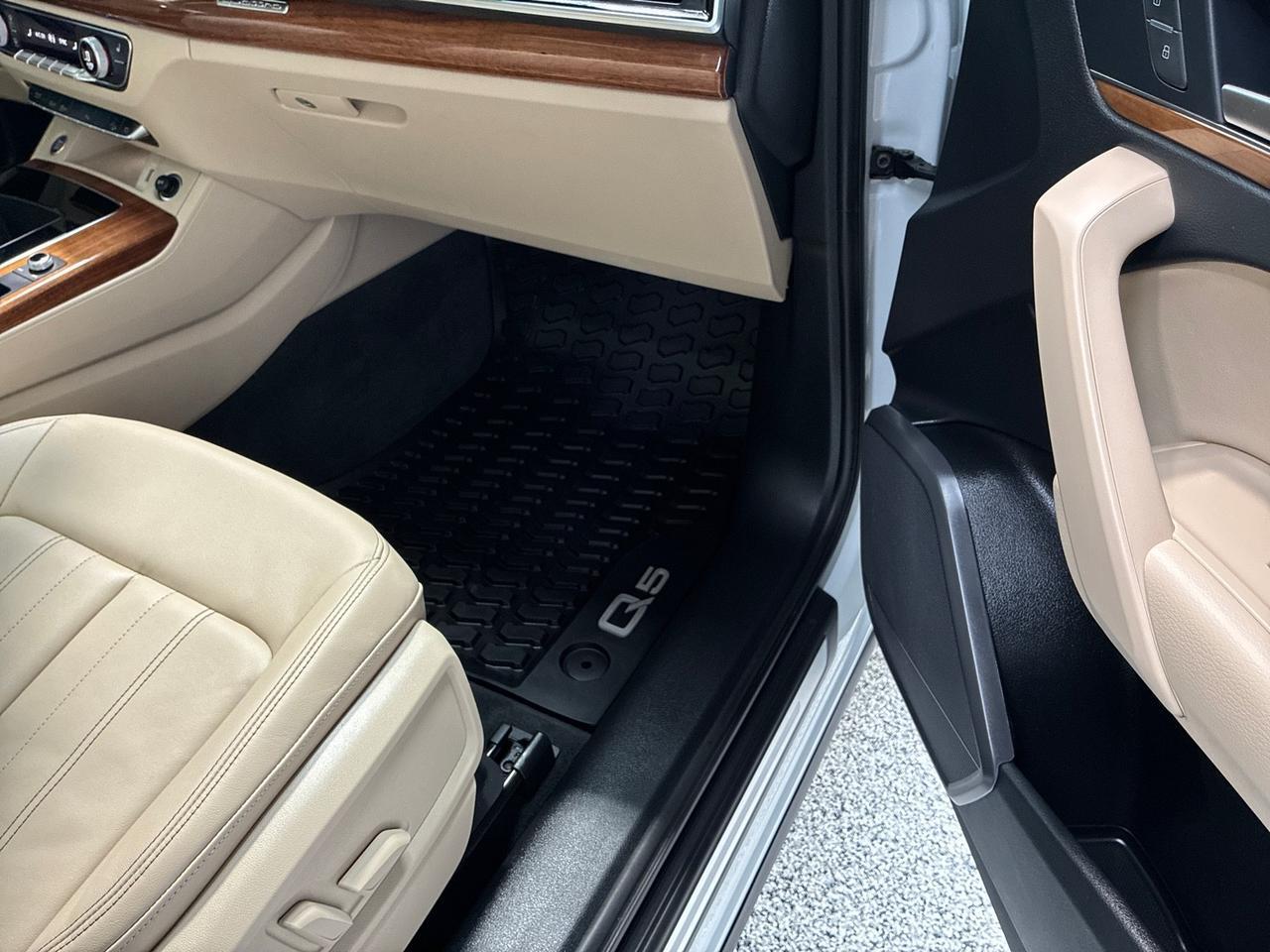 2024 Audi Q5 Premium, Convenience Pkg, Pano Roof Houston TX