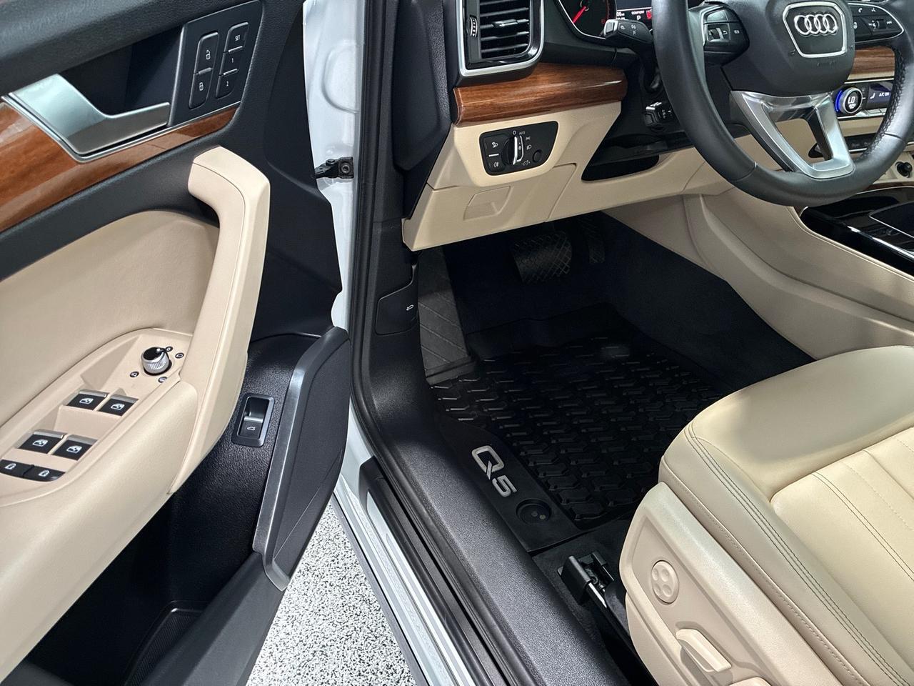 2024 Audi Q5 Premium, Convenience Pkg, Pano Roof Houston TX
