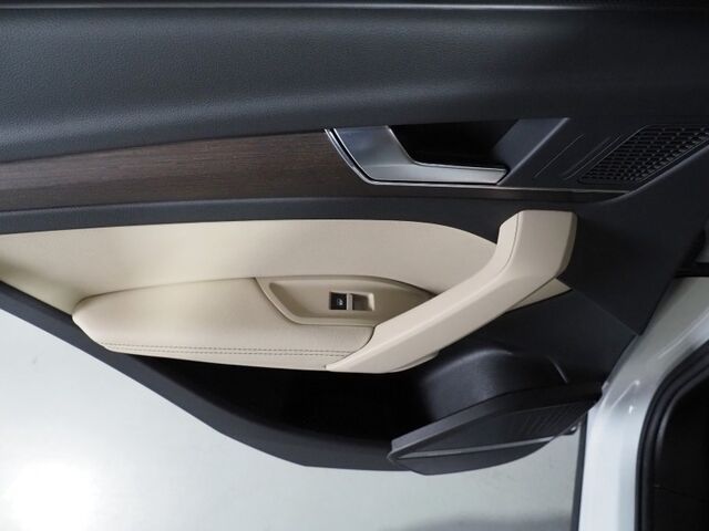 2024 Audi Q5 Premium Plus 40 TFSI Quattro *VIRTUAL COCKPIT, ADAPTIVE CRUISE, SAFETY ALERTS, 360 VIEW CAMERAS, PANORAMA MOONROOF, LEATHER, CLIMATE SEATS, HEATED STEERING, POWER LIFTGATE, BANG & OLUFSEN, ANDROID & APPLE Round Rock TX