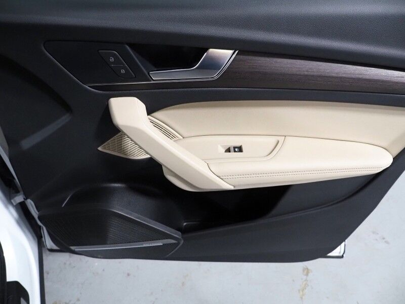 2024 Audi Q5 Premium Plus 40 TFSI Quattro *VIRTUAL COCKPIT, ADAPTIVE CRUISE, SAFETY ALERTS, 360 VIEW CAMERAS, PANORAMA MOONROOF, LEATHER, CLIMATE SEATS, HEATED STEERING, POWER LIFTGATE, BANG & OLUFSEN, ANDROID & APPLE Round Rock TX