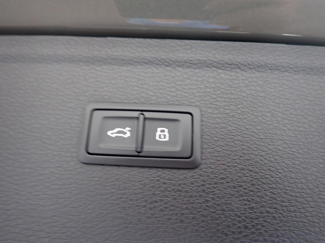 2024 Audi Q5 Progressiv AWD *HYBRID* LEATHER NAVI SUNROOF Listowel ON