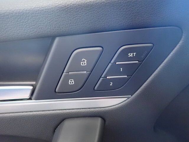 2024 Audi Q5 Progressiv AWD *HYBRID* LEATHER NAVI SUNROOF Listowel ON