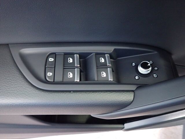2024 Audi Q5 Progressiv AWD *HYBRID* LEATHER NAVI SUNROOF Listowel ON