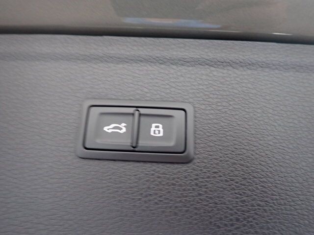 2024 Audi Q5 Progressiv AWD *HYBRID* LEATHER NAVI SUNROOF Listowel ON