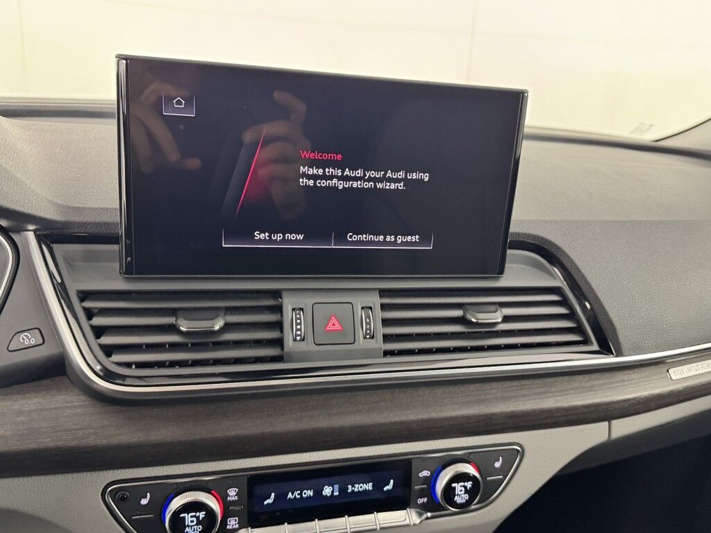 2024 Audi Q5 S line Premium Plus e quattro w/Navigation Maumee OH