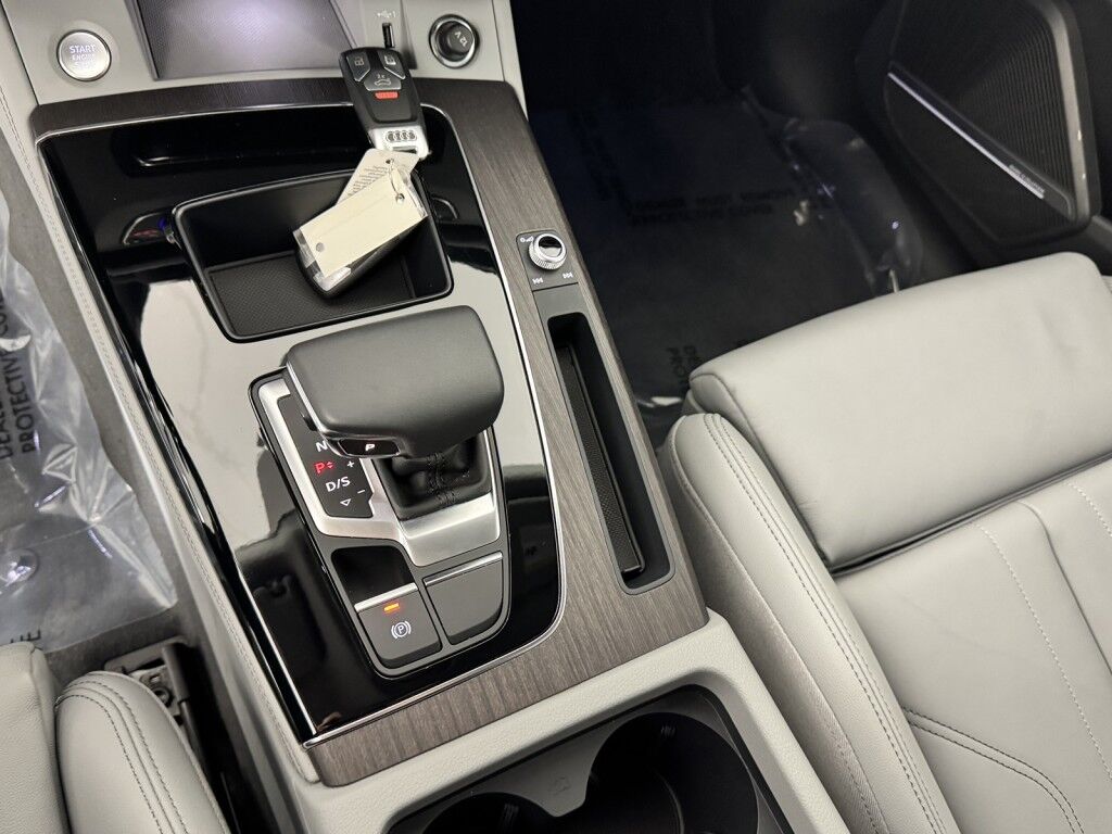 2024 Audi Q5 S line Premium Plus e quattro w/Navigation Maumee OH