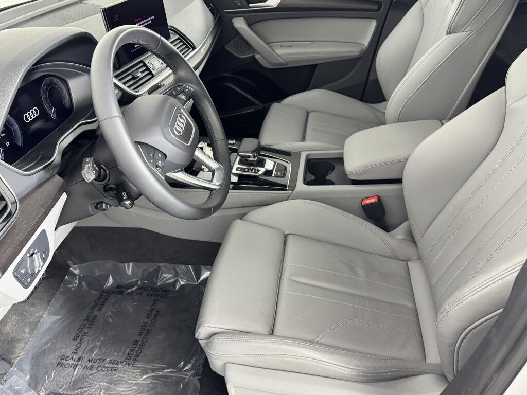 2024 Audi Q5 S line Premium Plus e quattro w/Navigation Maumee OH