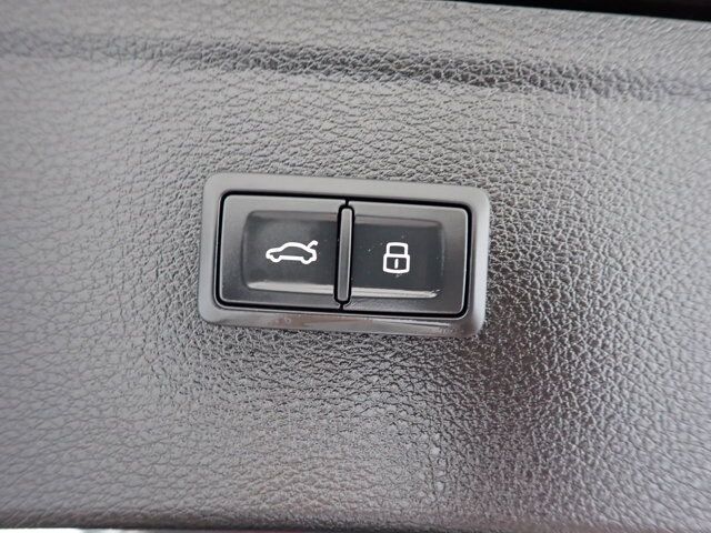 2024 Audi Q5 Technik 45 QUATTRO LEATHER SUNROOF *HYBRID* Listowel ON