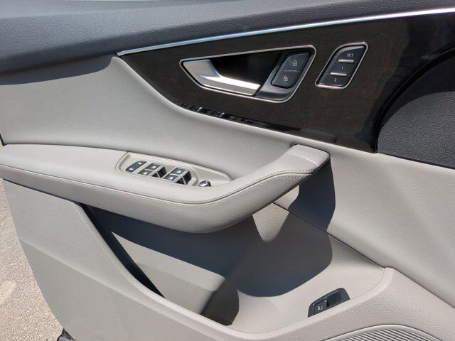 2024 Audi Q7 Premium Plus