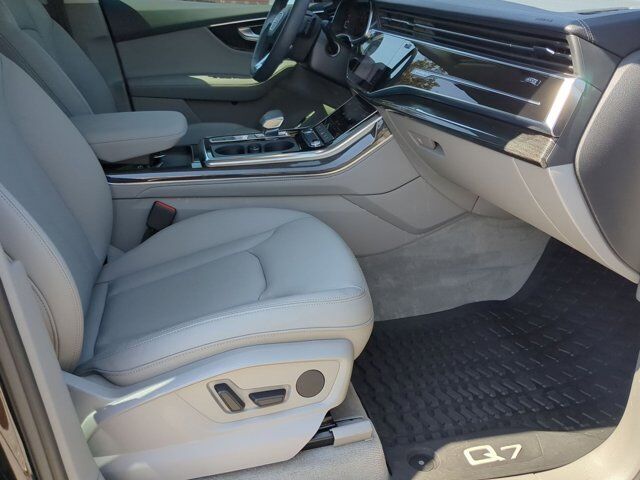 2024 Audi Q7 Premium Plus