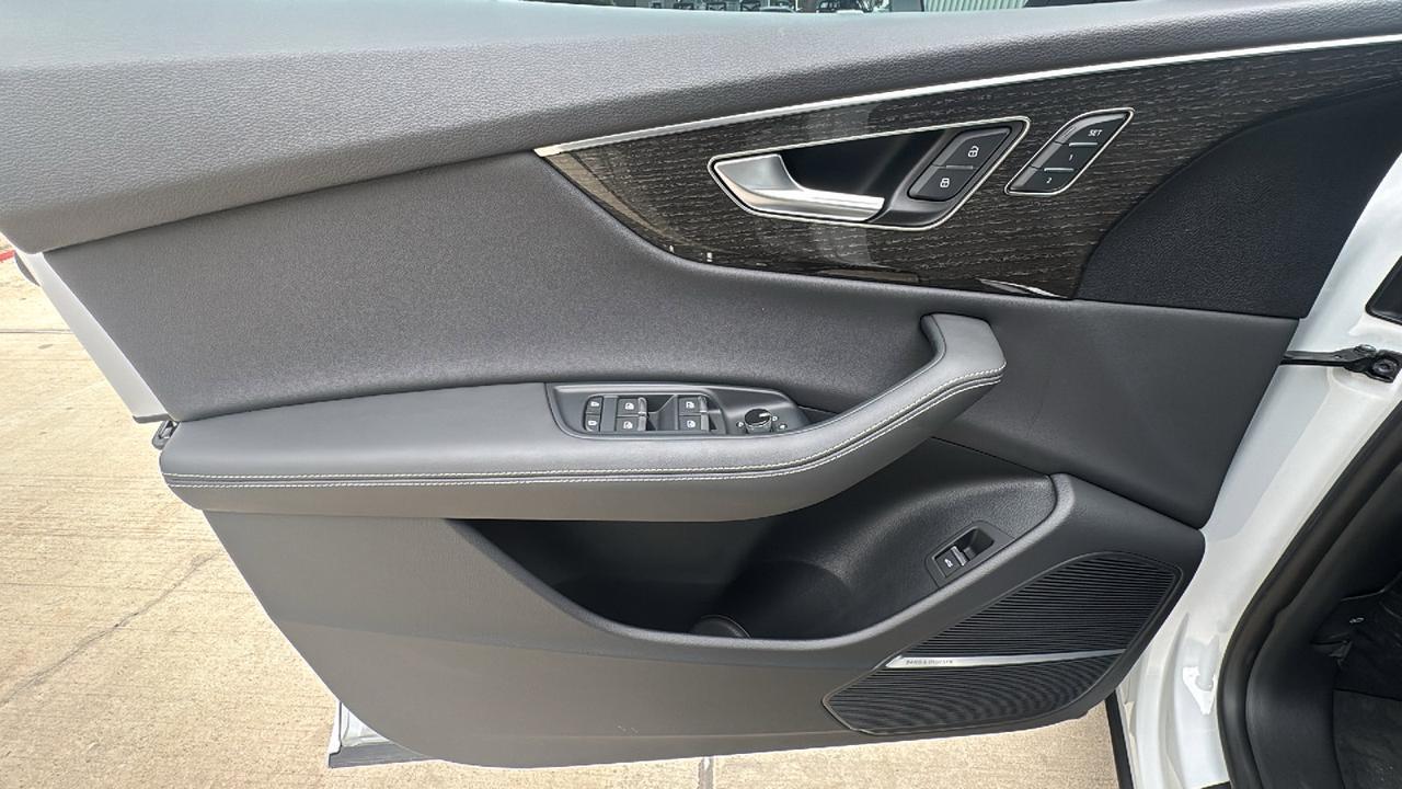 2024 Audi Q8 Premium Plus  Selma TX