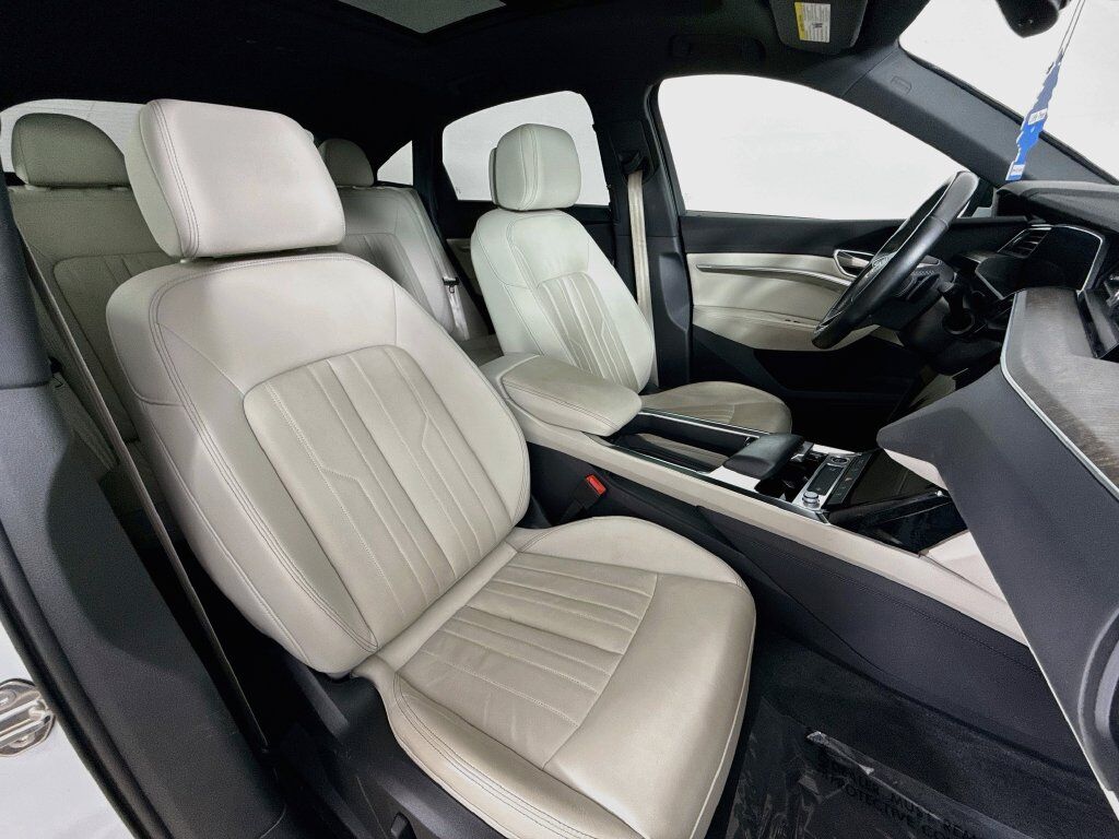 2024 Audi Q8 Sportback e-tron Premium Willowbrook IL