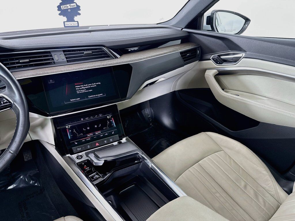 2024 Audi Q8 Sportback e-tron Premium Willowbrook IL
