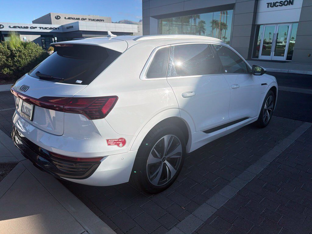 2024 Audi Q8 e-tron