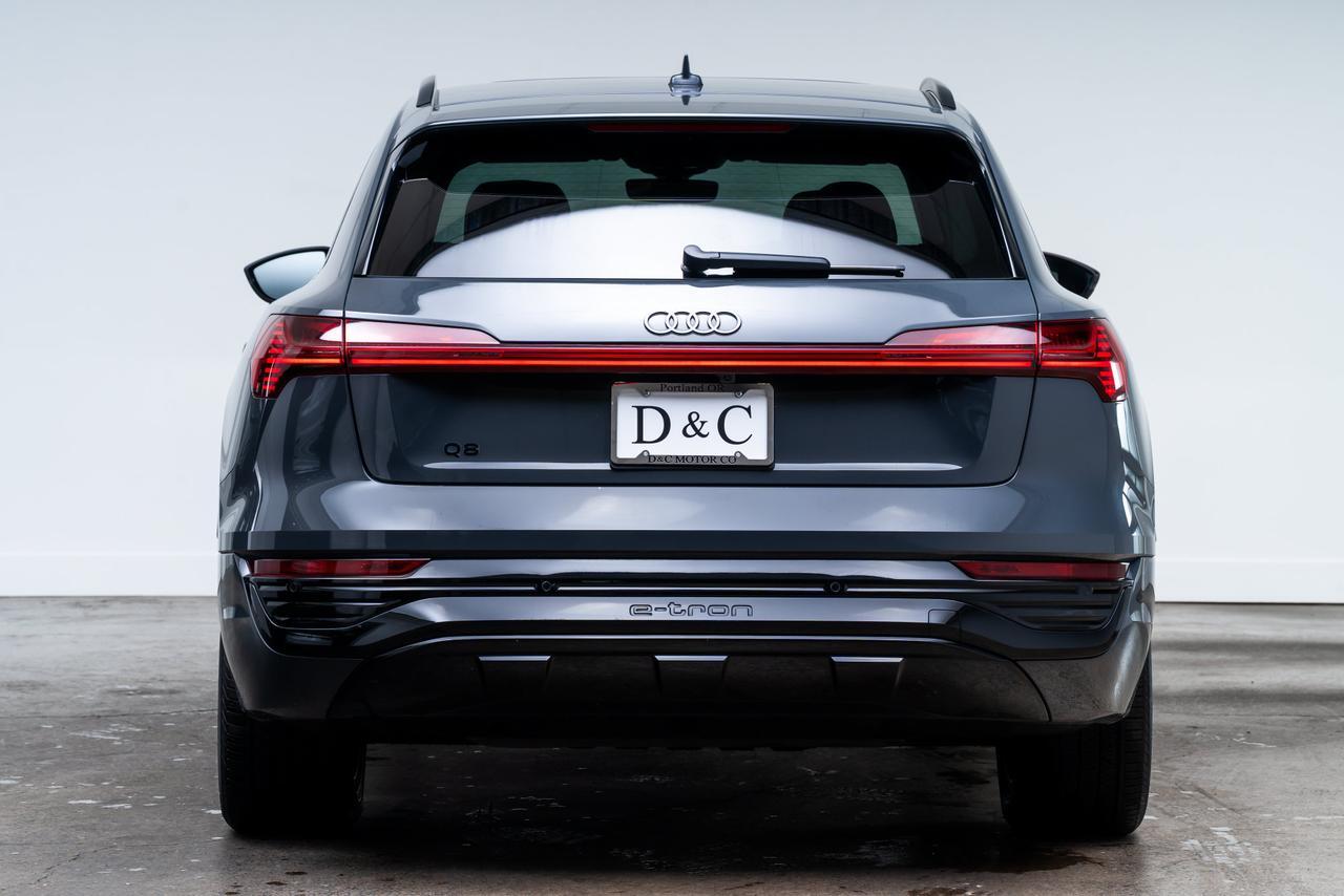 2024 Audi Q8 e-tron Premium 1 Owner / Adaptive Cruise / Adaptive Suspension Portland OR