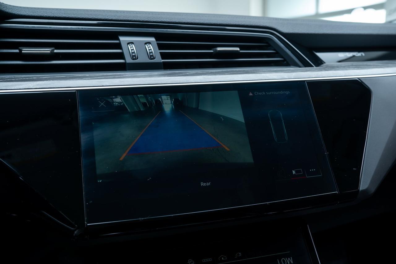 2024 Audi Q8 e-tron Premium 1 Owner / Adaptive Cruise / Adaptive Suspension Portland OR