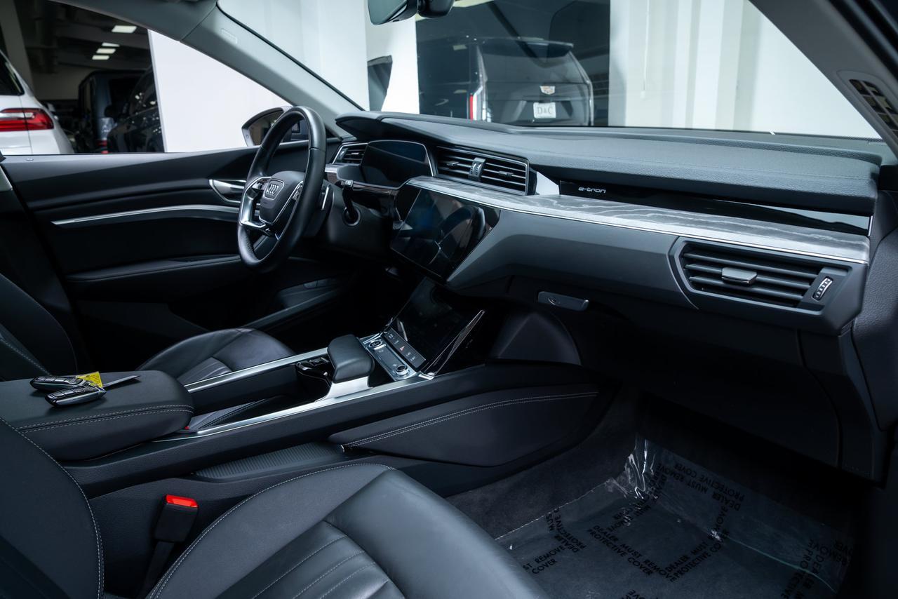 2024 Audi Q8 e-tron Premium 1 Owner / Adaptive Cruise / Adaptive Suspension Portland OR