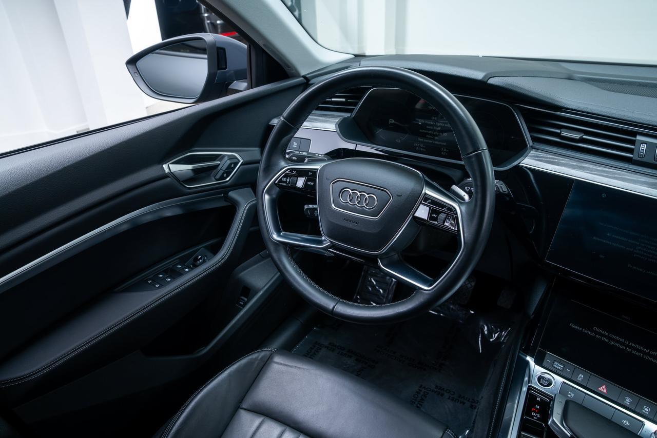 2024 Audi Q8 e-tron Premium 1 Owner / Adaptive Cruise / Adaptive Suspension Portland OR