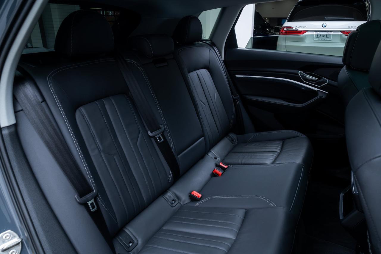 2024 Audi Q8 e-tron Premium 1 Owner / Adaptive Cruise / Adaptive Suspension Portland OR
