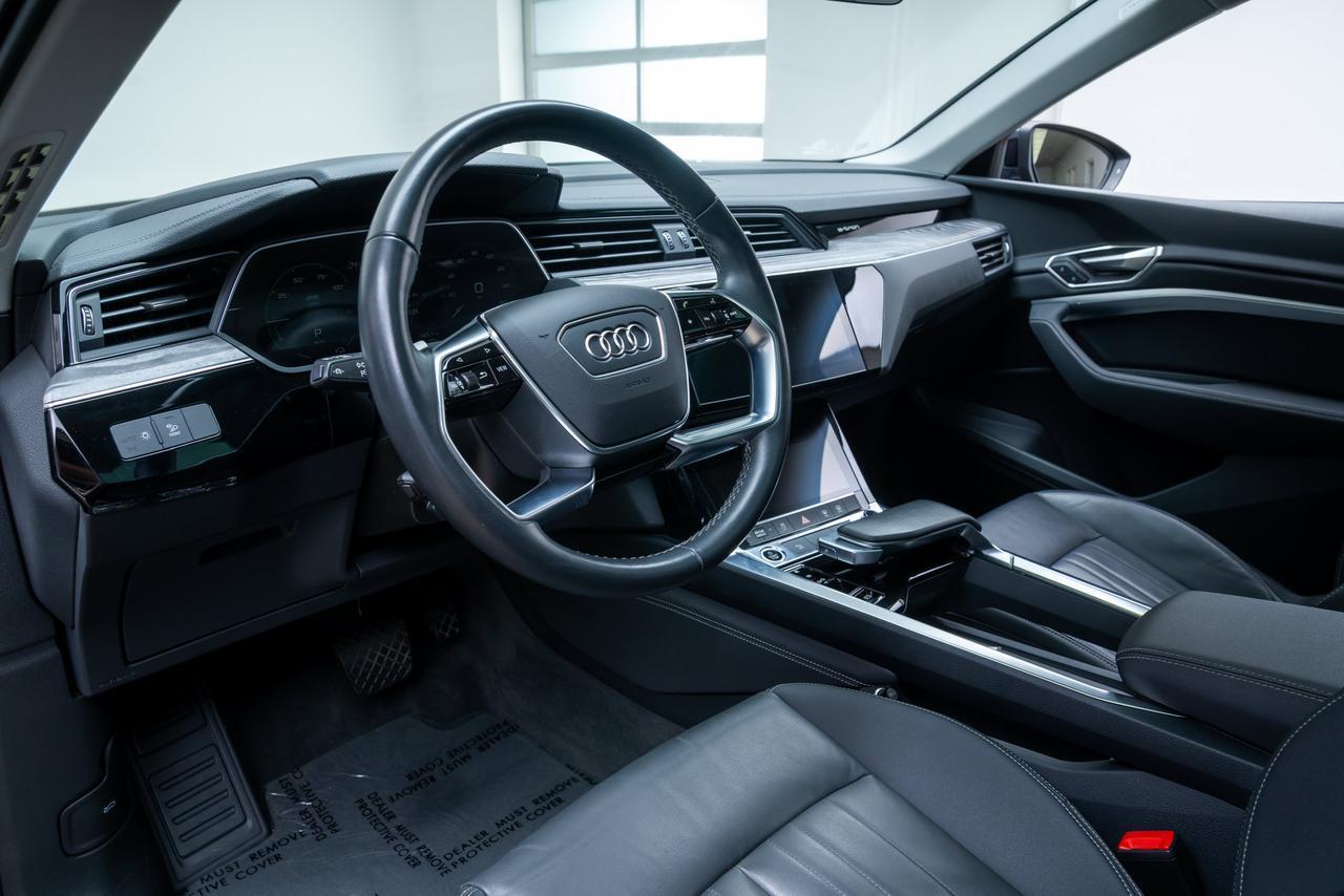 2024 Audi Q8 e-tron Premium 1 Owner / Adaptive Cruise / Panoramic Roof Portland OR
