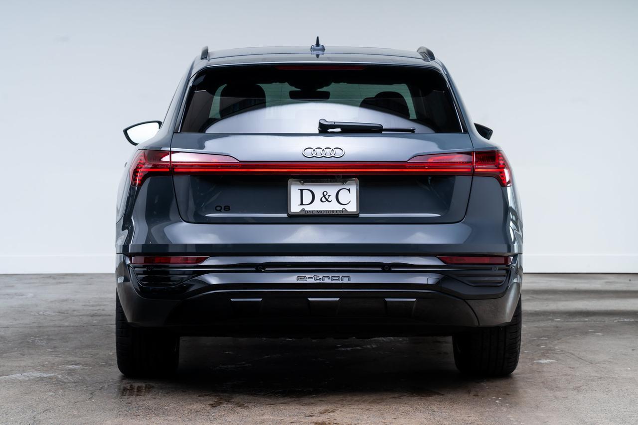 2024 Audi Q8 e-tron Premium 1 Owner / Adaptive Cruise / Panoramic Roof Portland OR